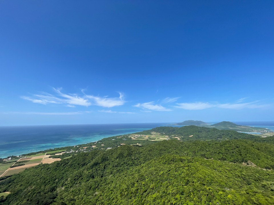 野底マーペー頂上から石垣島北部の眺め